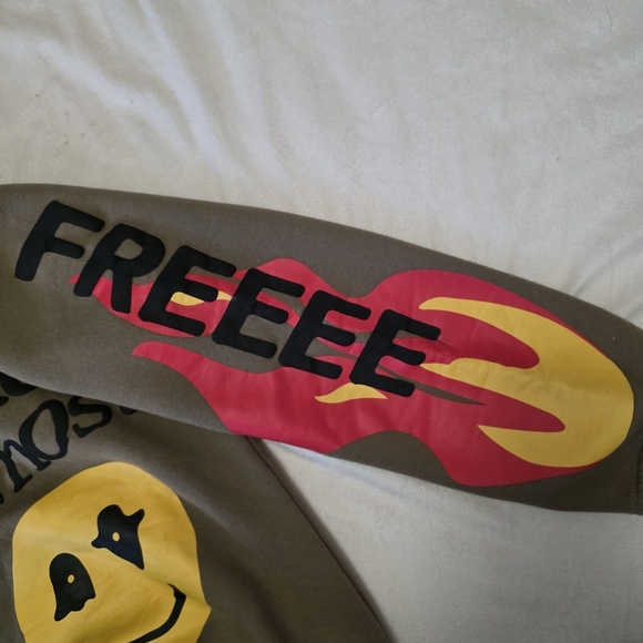 "Lucky me! I see Ghosts" Kanye Inspired Crewneck - Picture 3 of 7